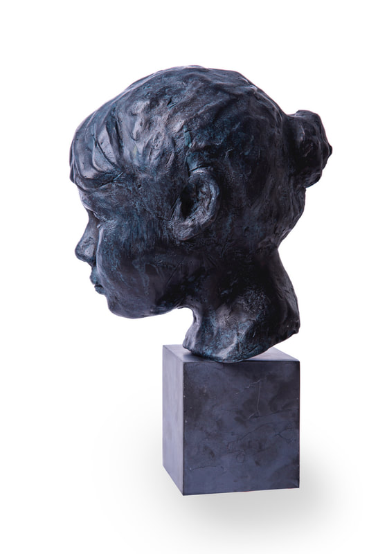 Alicia T. van Thiel, Portrait of Young Daughter, 15x 20 x 28cm, bronze 